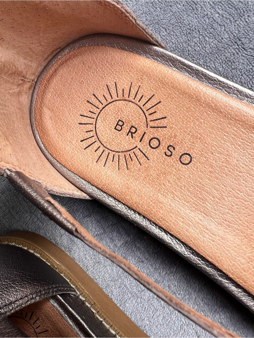 Brioso Vista Asymmetrical Strappy Flat Leather Sandals Sz 9.5 M Comfortable - Picture 6 of 15